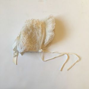 Vintage baby girl lace bonnet💞